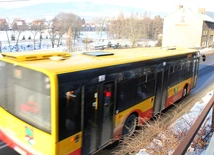Jadąc na groby bliskich, wybierzmy komunikację miejską