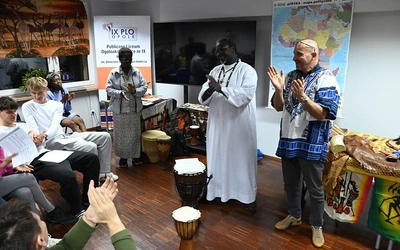 Śpiewali w językach lingala i swahili