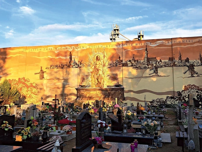 Wszystkich Świętych i Dzień Zaduszny na cmentarzach największych miast diecezji