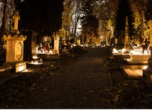 Zniczodzielnia, Grobonet i nowe kolumbaria