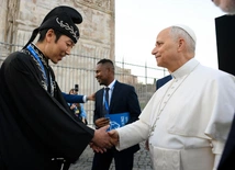 Leon XIV spotyka się z przedstawicielami innych religii