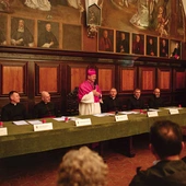 – Wielcy  mistycy  nie zawsze piszą traktaty. Czasem haftują bieliznę ołtarzową – podkreślił abp Wojda. 