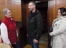 Anna Byrczek (z lewej) z uczestnikami hospicyjnego dnia otwartego.