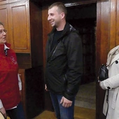 Anna Byrczek (z lewej) z uczestnikami hospicyjnego dnia otwartego.