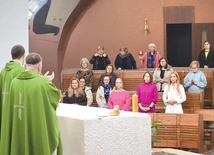 Spotkania adresowane są  do pań żyjących w małżeństwie, samotnie  czy też konsekrowanych.