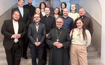 Członkowie czeskiej delegacji spotkali się także z abp. Andrzejem Przybylskim. Metropolita katowicki wysłuchał ich relacji o pracy  z młodzieżą  i o tym,  jak w formację angażują się młodzi świeccy.