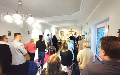 Spotkanie  wokół ołtarza  to początek  pracy Caritas  – to jest podkreślane  na każdym  kroku.