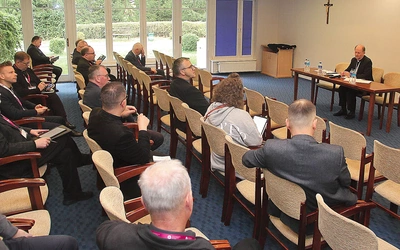 Dyskusję poprowadził rzecznik KEP ks. Leszek Gęsiak SJ.