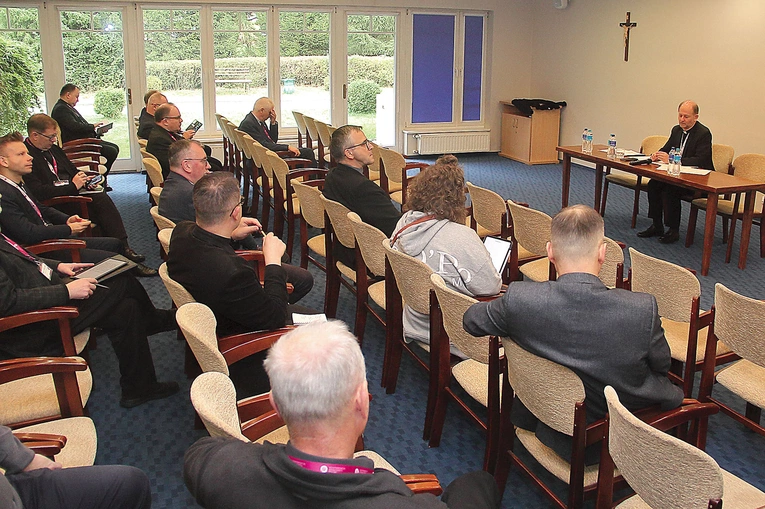 Dyskusję poprowadził rzecznik KEP ks. Leszek Gęsiak SJ.