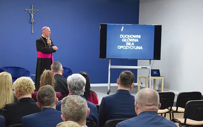 Wykład inauguracyjny pt. „Aparat bezpieczeństwa PRL wobec Kościoła katolickiego” wygłosił bp M. Solarczyk.