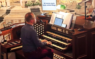Zgłoszenia można kierować na adres: duszpasterstwoorganistowawr@gmail.com.