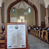 Skarbona będzie stała przez cały listopad m.in. w kościele w Słupnie.