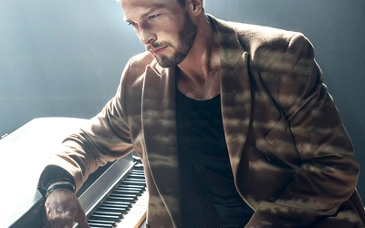 Sławek Uniatowski zaśpiewa piosenki swoich największych muzycznych idoli – Wodeckiego, Zauchy i Sinatry.