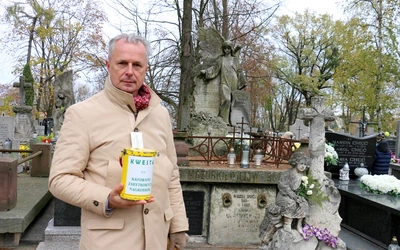 Listopadowa kwesta na cmentarzu rzymskokatolickim w Radomiu