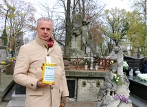 Listopadowa kwesta na cmentarzu rzymskokatolickim w Radomiu