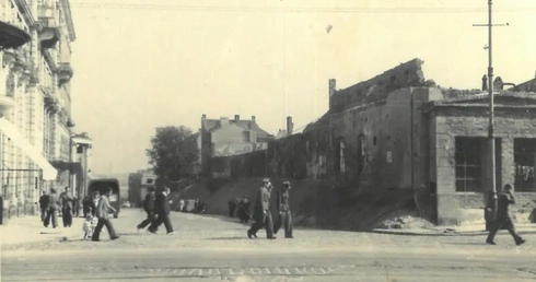 Niezne zdjęcia zburzonej Warszawy