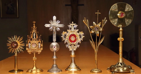 Noce świętych i bale w diecezji