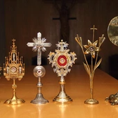 Noce świętych i bale w diecezji