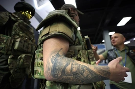 Są i tacy, którzy chyba tę wojne kochają