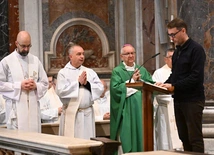 Podczas czwartkowej Eucharystii przy grobie świętego Jana Pawła II