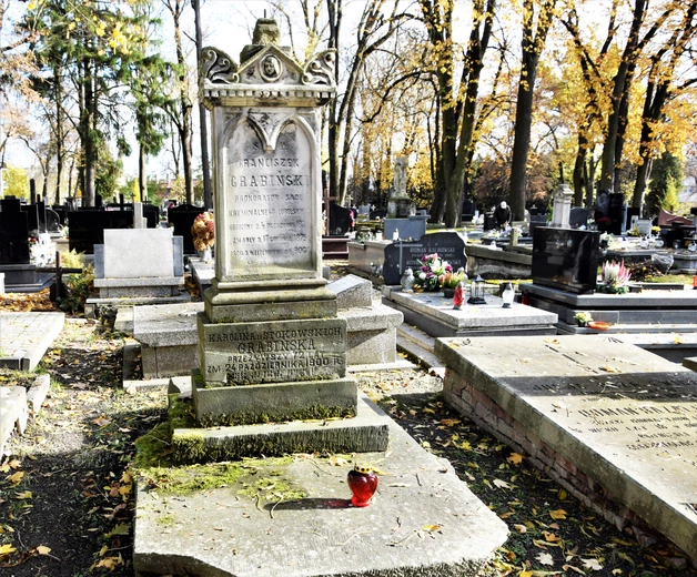 Między lipami i ciszą. Historia lubelskiego Panteonu