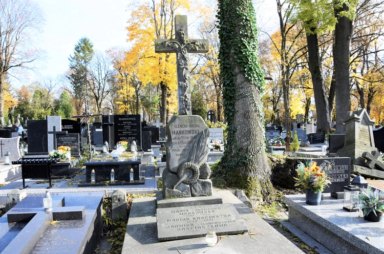 Między lipami i ciszą. Historia lubelskiego Panteonu