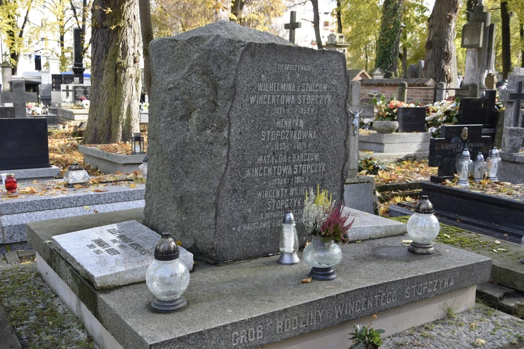 Między lipami i ciszą. Historia lubelskiego Panteonu