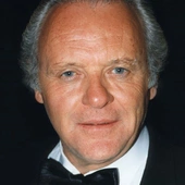 NYT: Anthony Hopkins o rzuceniu nałogu i zwróceniu się do Boga