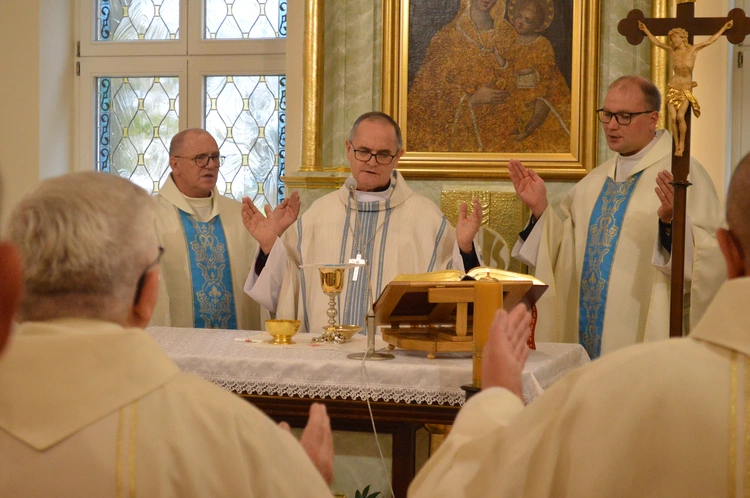 Poświęcenie odnowionego domu i kaplicy w Kokoszycach
