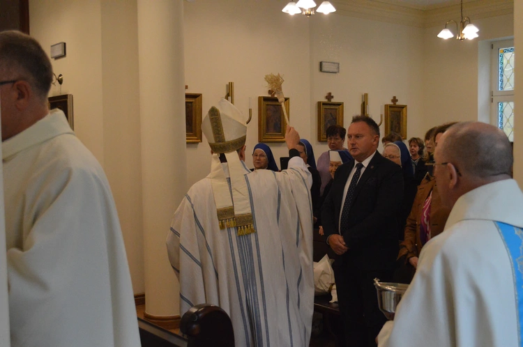 Poświęcenie odnowionego domu i kaplicy w Kokoszycach