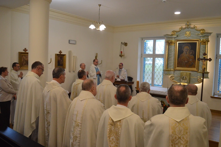 Poświęcenie odnowionego domu i kaplicy w Kokoszycach