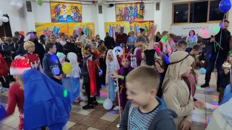 Bal Wszystkich Świętych w parafii pw. św. Franciszka z Asyżu we Wrocławiu