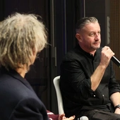 Człowiek zachowuje się tak, jakby nie miał skóry