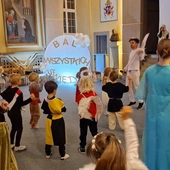 Wszyscy święci balują…