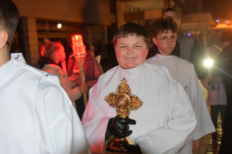 Korowód ze śiętymi na ulicach Świebodzina