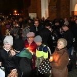 Korowód ze śiętymi na ulicach Świebodzina