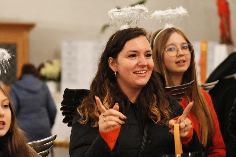 Korowód ze śiętymi na ulicach Świebodzina