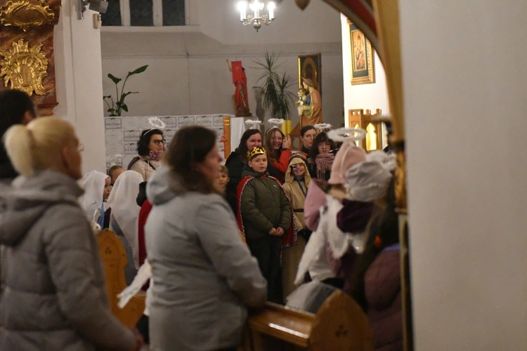 Korowód ze śiętymi na ulicach Świebodzina