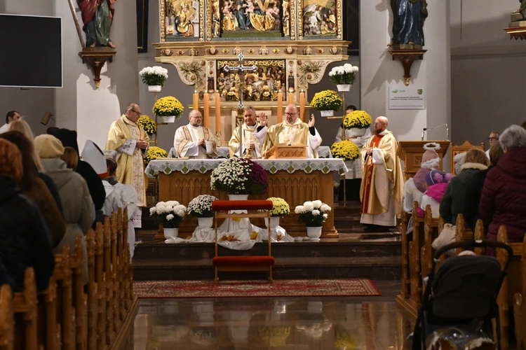 Korowód ze śiętymi na ulicach Świebodzina