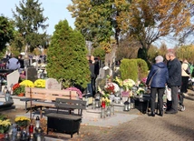 Uroczystość Wszystkich Świętych na cmentarzu w Siechnicach 2025