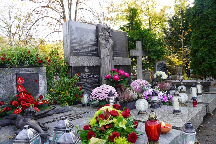 Uroczystość Wszystkich Świętych w kościele i na cmentarzu św. Wawrzyńca we Wrocławiu