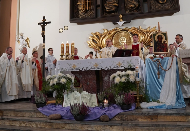 Uroczystość Wszystkich Świętych w kościele i na cmentarzu św. Wawrzyńca we Wrocławiu