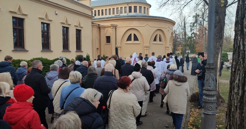 1 listopada na legnickim cmentarzu