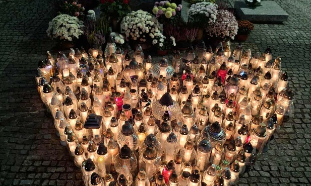 Tu znicze nigdy nie gasną! Fenomen siostry Dulcissimy