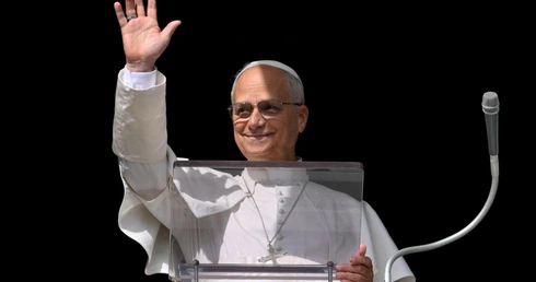 Leon XIV na Anioł Pański: Bóg troszczy się, by nikt nie zginął