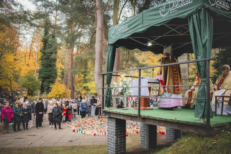 Modlitwa na cmentarzu Srebrzysko 2025