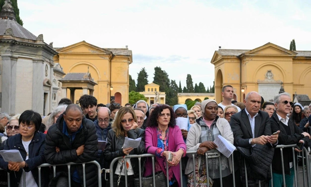 Podczas Mszy na Campo Verano