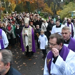 Modlitwa za zmarłych na zielonogórskim cmentarzu