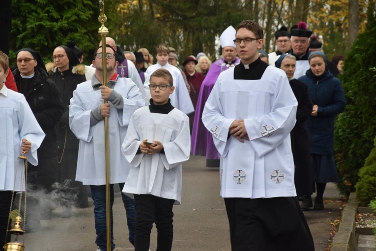 Dzień Zaduszny na gorzowskim cmentarzu