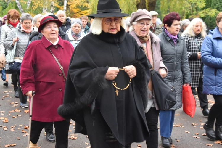 Dzień Zaduszny na gorzowskim cmentarzu